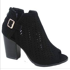 TOP Moda Heeled Bootie NIB